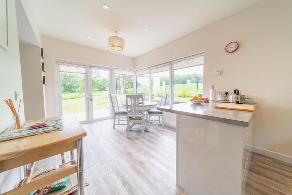 2 Bed Waterfront Property - Close To Courtmacsherry Cork Luaran gambar